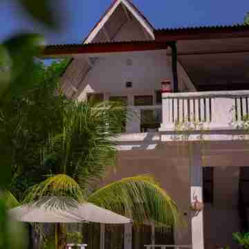 Gilibong Bungalows Hotel Exterior