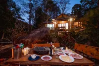 ธารทอง ลอดจ์ Tharnthong Lodge Hotels in Mae On