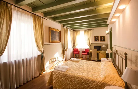 維切利卡維利亞尼別墅