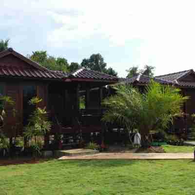 Baan Nai Lake View Resort Hotel Exterior