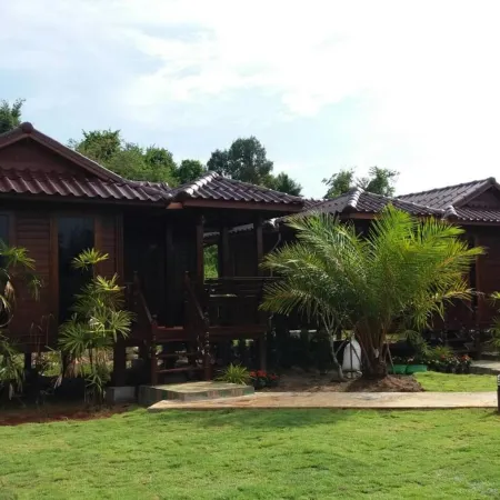 Baan Nai Lake View Resort