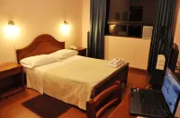 Jr Hotel Hotels in Камири
