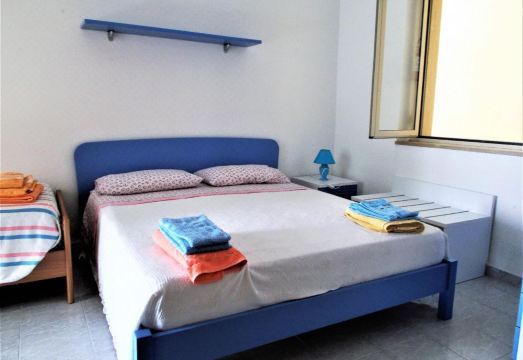 Donna Ester - Housity