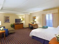 Homewood Suites by Hilton Virginia Beach/Norfolk Airport Hotel dekat ECPI University