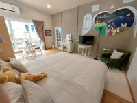 At Home Hotel a Krathum Baen