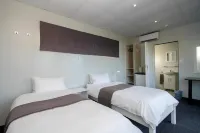 SleepOver Upington فنادق في أبينغتون