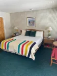 Whispering Pines Hotel a June Lake