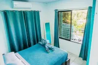 Ocean's Breeze Apartment and Rooms - balcony