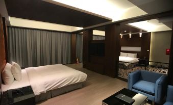 Moni Motel