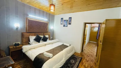Hotel Hilltop