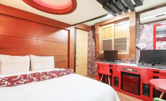 Couple Motel