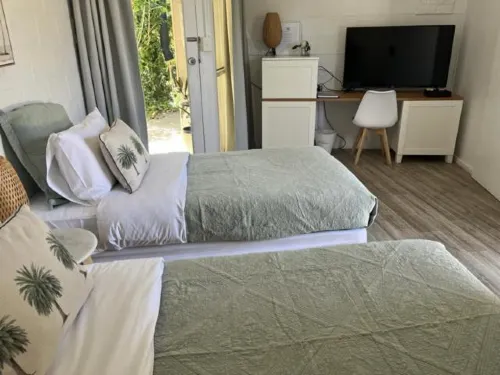 Peninsula Beach Motel Hotels in Dromana