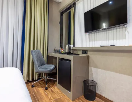 Dem Premium Hotel - Round Trip Airport Service - Istanbul International Airport