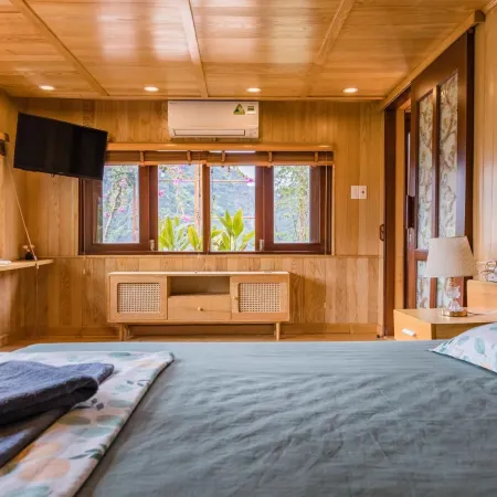 Lan Ha Floating Homestay