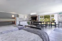 Kingfisher Hollow Self Catering Guest House.