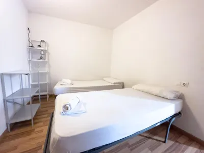 Apartamentos la Solana 3000 Hotels near Telecabina Pas de la Casa