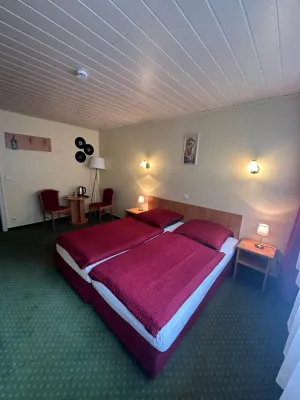 Hotel Holl Các khách sạn ở Kaisersesch