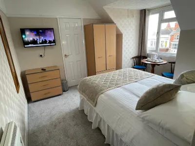 OYO the Queens Hotel, Skegness