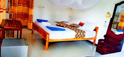 Surf & Sand Hotel Arugambay فنادق في بوتوفيل