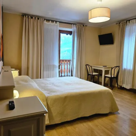 Hotel Bucaneve