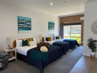 Coastal Waters Motor Inn فنادق في ليكس انترانس