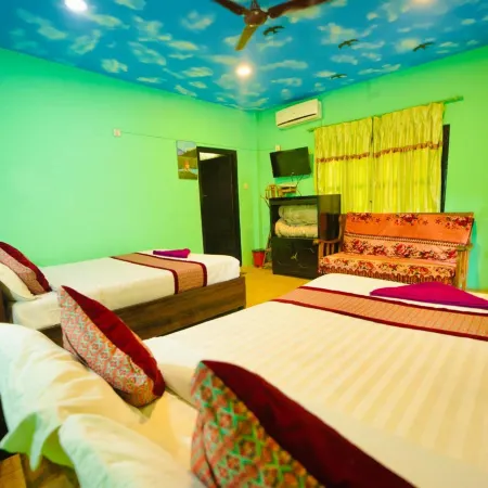 Chitwan Gaida Lodge - Animal Lovers & Birdwatchers Paradise