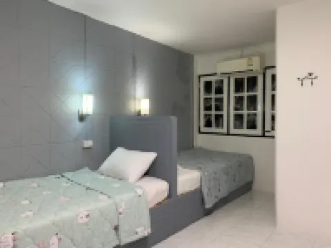 At Night โรงแรมในชุมพร