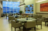 BH Raja Hotel - servizio colazione