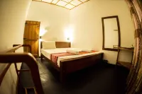 Wildlife Safari House Hotels in Udawalawa