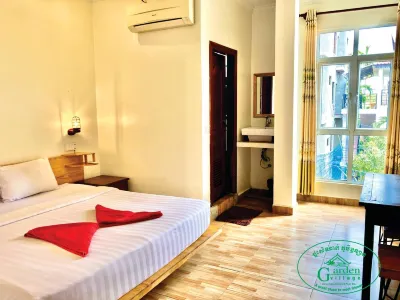 Garden Village Guesthouse & Pool Bar