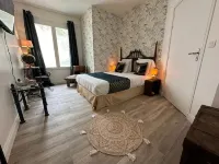 The white house Hotels in Mombrier