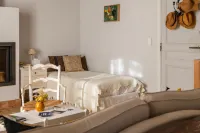 Le Galinier Lourmarin, a Beaumier Guesthouse Hotels in Cabrieres-d'Aigues