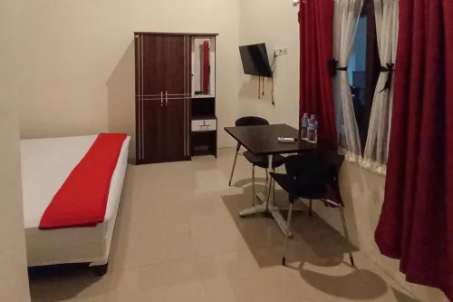 RedDoorz Syariah Near Sentani City Square Hotels in Hinekombe