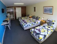 Turn-in Motel - parking