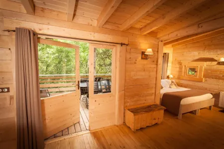 Les Cabanes Dans les Bois Logis Hôtel Отели в г. Фонтьес-д'Од