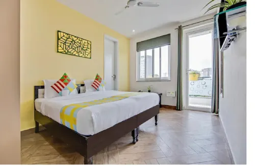 Nuab House - Near Fortis, Max, Medanta, Paras Hospitals and Huda Metro - Hostels