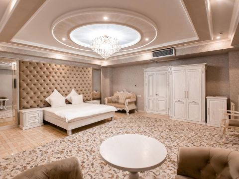 OydinPlaza Hotel
