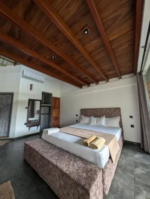Leisure Land Hotels in Padinnoruwa