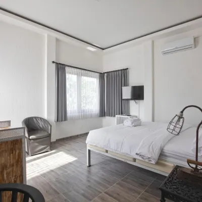 Imahbc Surfcamp โรงแรมใกล้หาด Kedungu Beach