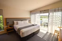 Rosevears Riverview Hotel
