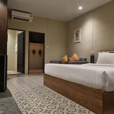New Breakers Hotel Rawai Отели рядом с достопримечательностью «Пляж Равай»