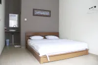 Bu Sepuh GuestHouse Hotels in Cilimus