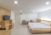 Townhouse Siam Privi Hotel