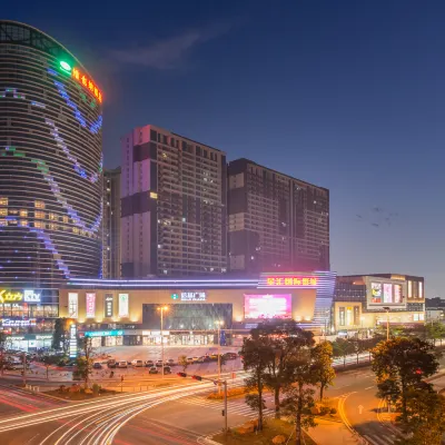 Vienna Hotel (Foshan jiujiang xinji plaza store) Hotels near Haishou Island