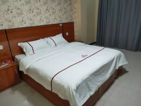 Ziyun Jinbo Hotel Отели рядом с достопримечательностью «Ziyun Getu River Scenic Spot»