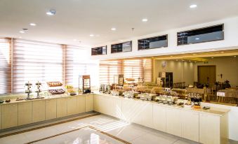 GreenTree Inn Express Hotel (Jingjiang Xinjian Lu Decheng Plaza)