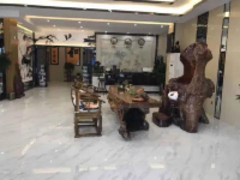 Changshun Yayuan Holiday Hotel
