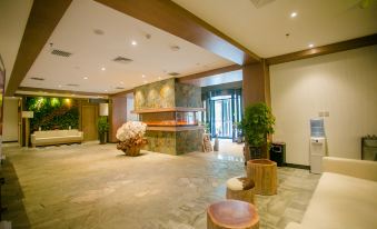 Changchun Lanhai Tangquan Business Hotel