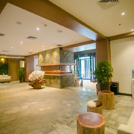 Changchun Lanhai Tangquan Business Hotel