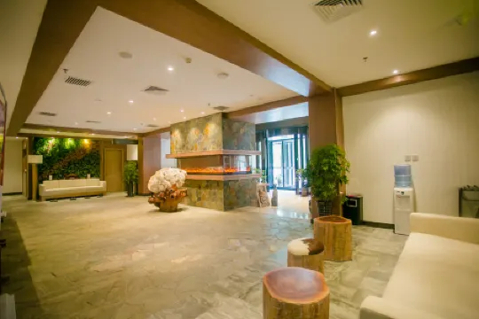 Changchun Lanhai Tangquan Business Hotel